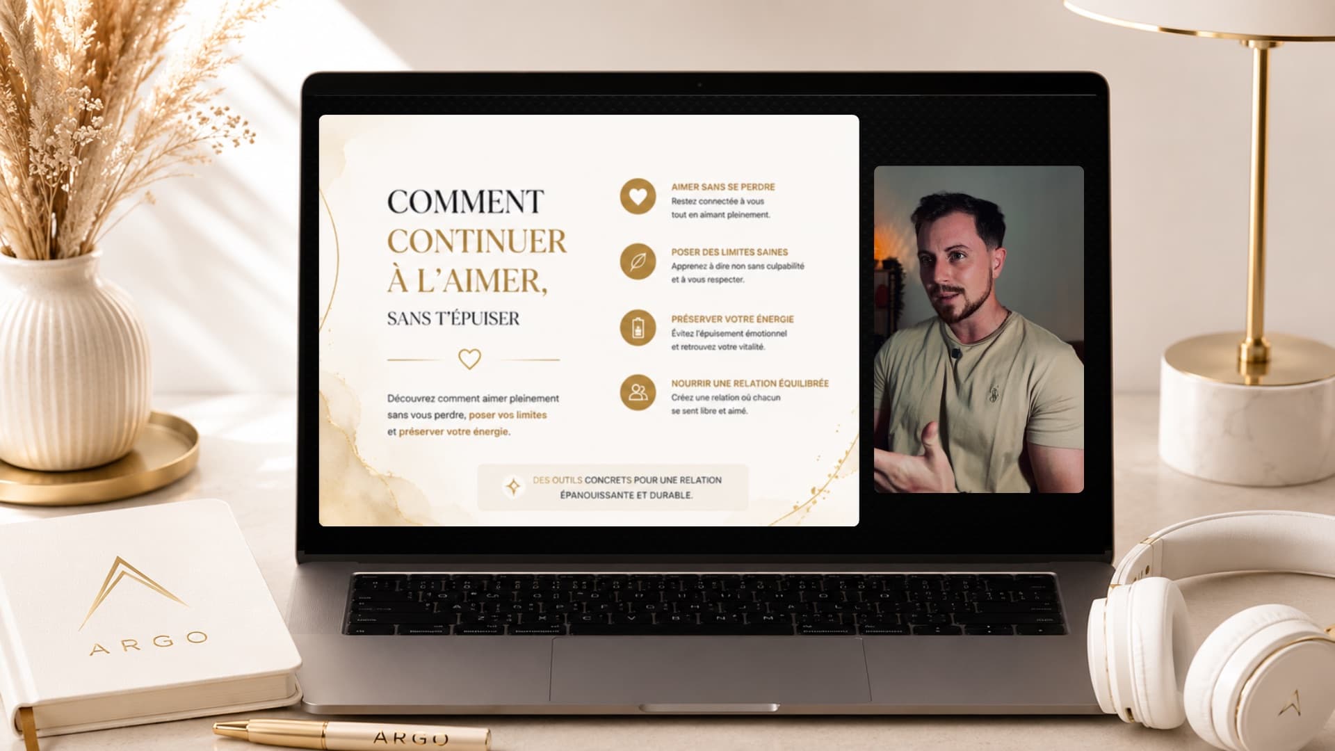 La masterclass ouverte sur un ordinateur portable — le titre « Comment continuer à l'aimer, sans t'épuiser » en lettres dorées et Kilyan en vignette vidéo — dans une lumière crème.
